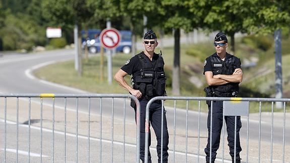 El sospechoso del atentado de Francia confiesa haber decapitado a su jefe