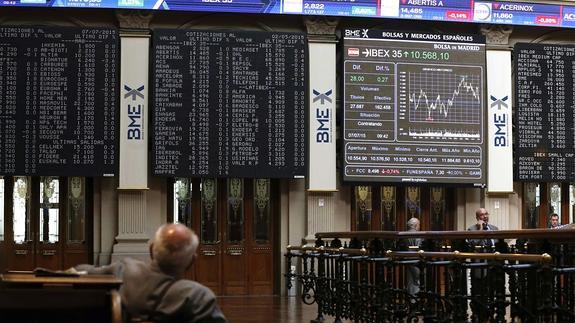 El Ibex cae un 1,84%, a la espera de una solución para Grecia