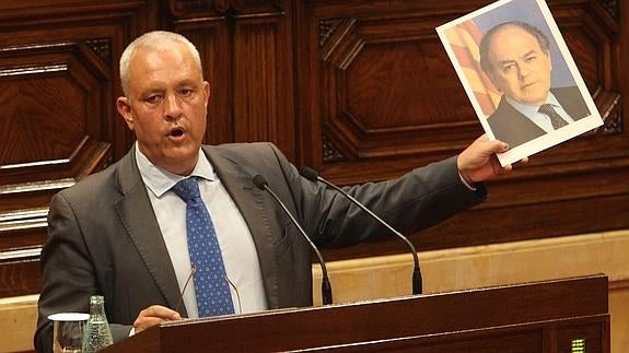 El Parlamento catalán reprueba a Jordi Pujol por ocultar fondos en el extranjero