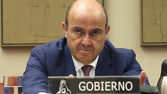 De Guindos da por perdidos 1.500 millones de España en el primer rescate a Grecia