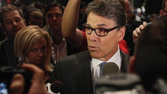 Rick Perry deja de pagar a su personal de campaña por falta de fondos