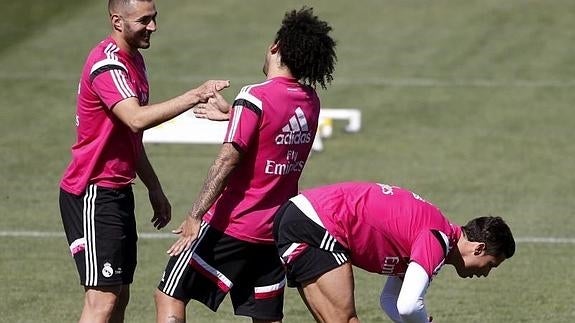 Benzema: «Para los payasos: ¡aquí está mi casa!»