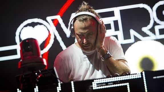 David Guetta planta en Ibiza a miles de seguidores a mitad de show