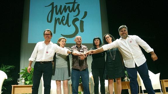 'Juntos por el Sí' acusa a Felipe González de usar los mismos «argumentos» que la derecha