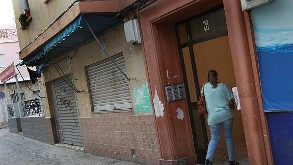 La mujer a la que su expareja le rompió ayer el cráneo en Valencia sigue en estado «muy crítico»