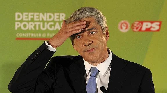 El ex primer ministro portugués José Socrates sale de prisión y pasa a arresto domiciliario