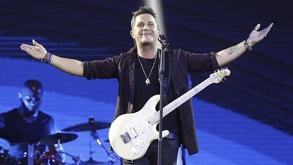 Alejandro Sanz sigue 'pisando fuerte' en «casa»