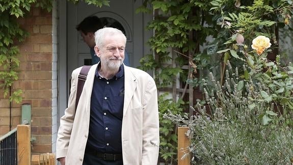 Cameron alerta de que Corbyn es «una amenaza a la seguridad nacional»