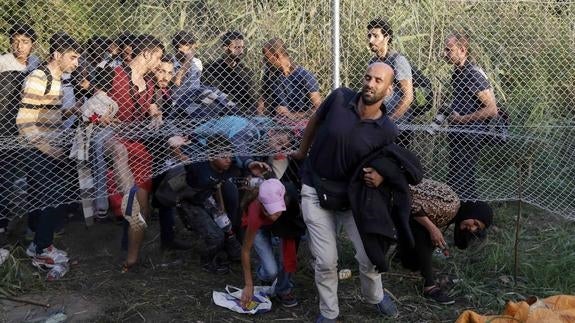 Hungría empieza a rechazar a los refugiados que llegan de Serbia