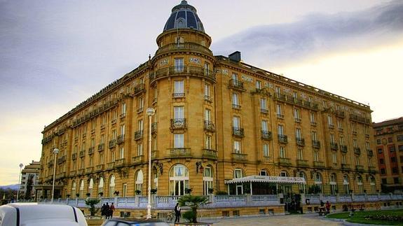 Un hotel cobijo de reyes y actores