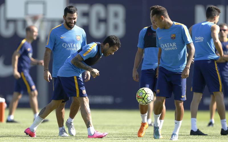 El Barça solicita a la FIFA inscribir a Arda Turan como sustituto de Rafinha