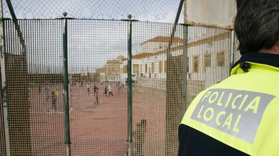 Tres meses de cárcel a unos padres por el absentismo de sus dos hijos