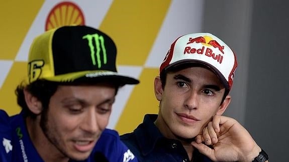 Rossi sorprende con un ataque premeditado contra Márquez: «Ha jugado conmigo»