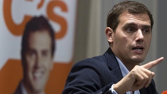 Albert Rivera tratará de atraer al PSOE al «pacto por España»