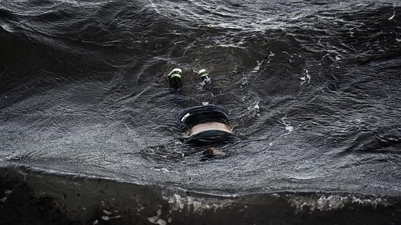 Al menos 15 inmigrantes muertos, entre ellos 6 niños, en dos naufragios en el mar Egeo