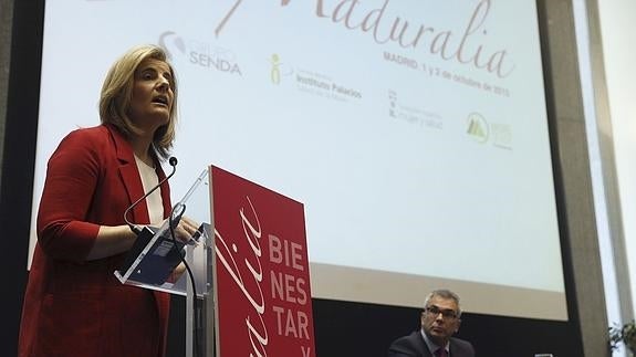 Báñez dice que es una subida «normal» porque en octubre nunca ha bajado el desempleo