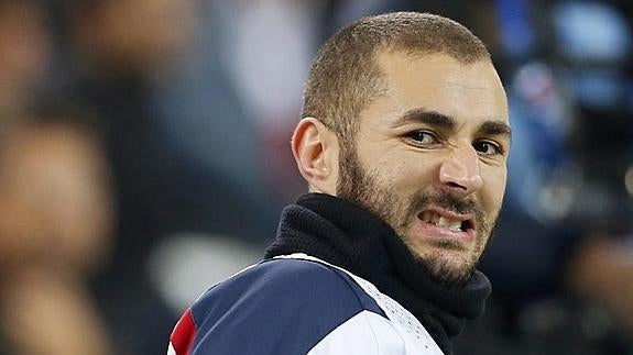 Benzema, un largo historial de problemas fuera del campo