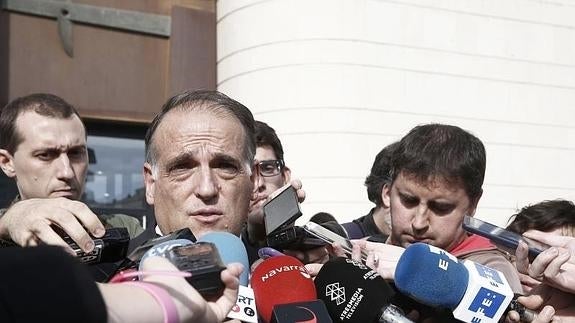 Tebas: «El Barça no jugará fuera de la Liga»