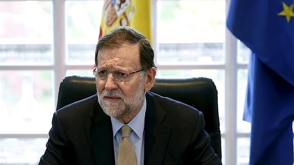 Rajoy llama a los partidos para negar que España haya ofrecido ayuda militar a Francia