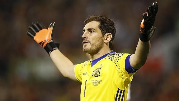 Casillas: «¿Por qué no jugar en Estados Unidos?»