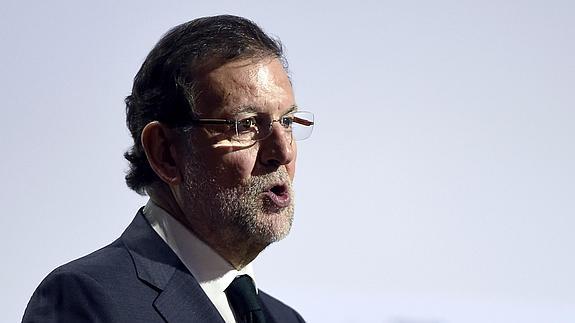 Rajoy promete elevar a cuatro años los incentivos a la contratación indefinida