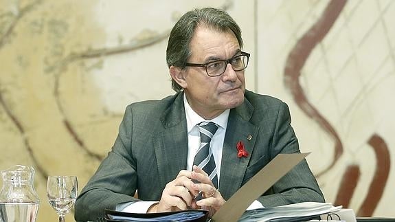 Artur Mas, sobre la resolución del Parlament: «Jurídicamente queda anulada, políticamente no»