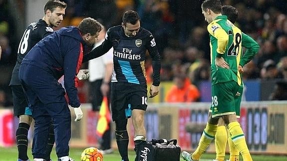 Cazorla, cuatro meses baja por una lesión de rodilla