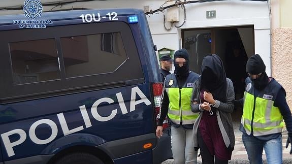 Detenidos en Cataluña y Canarias dos yihadistas que alentaban a atentar contra España y Francia