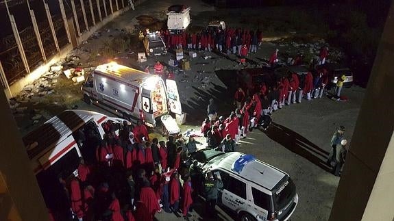 Más de 180 inmigrantes logran saltar la valla de Ceuta