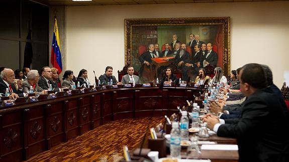 El Tribunal Supremo venezolano admite los recursos contra ocho diputados opositores