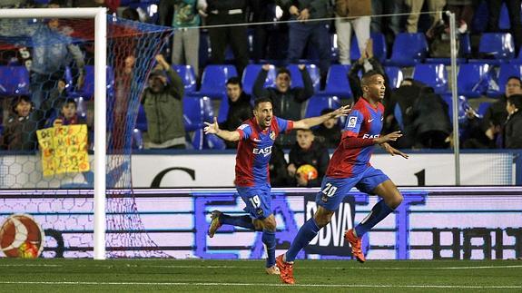 El Levante supera con una buena segunda parte a un Rayo apático