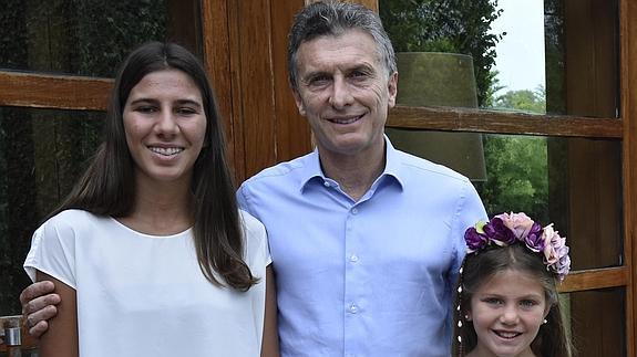 Macri promete a las hijas de Nisman «hacer justicia» con la memoria de su padre