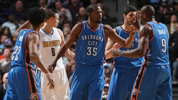 Durant y Westbrook lideran el triunfo de los Thunder