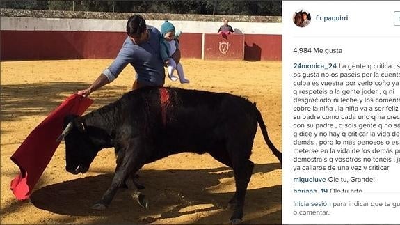 Fran Rivera torea con su hija de cinco meses en brazos