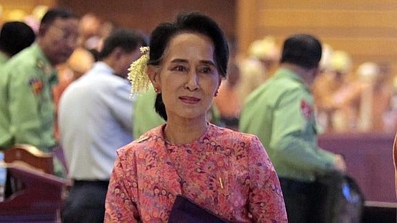 El partido de Suu Kyi toma las riendas del Parlamento birmano