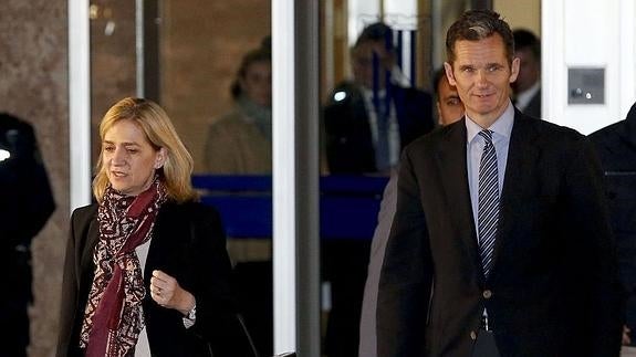 La infanta Cristina, obligada a replantear su defensa