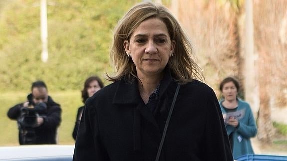 La infanta se relaja en el banquillo