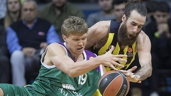 Unicaja sigue su letargo europeo y cae ante unos de los favoritos