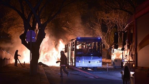 Una explosión en una base militar de Ankara deja 28 muertos y 61 heridos