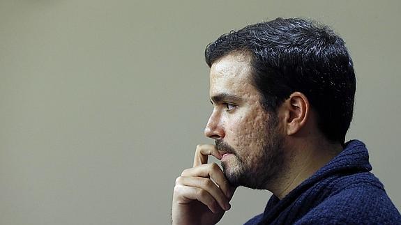 Garzón pide al PSOE que no se deje seducir por el liberalismo