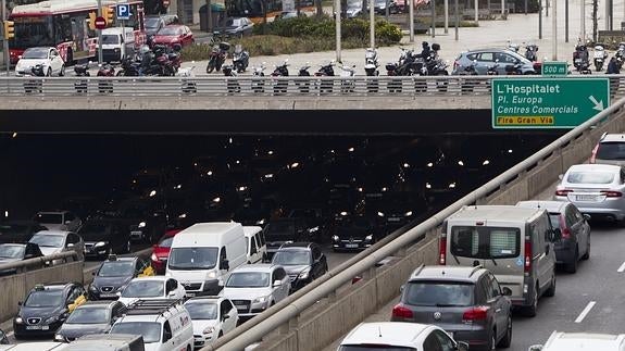 Barcelona afronta una huelga de autobuses en plena celebración del Mobile World Congress