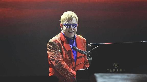 Sir Elton John rebosa alegría con su 'Maravillosa noche loca'