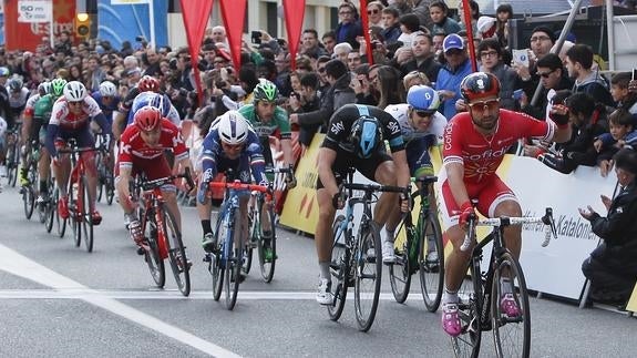 Bouhanni estrena la Volta