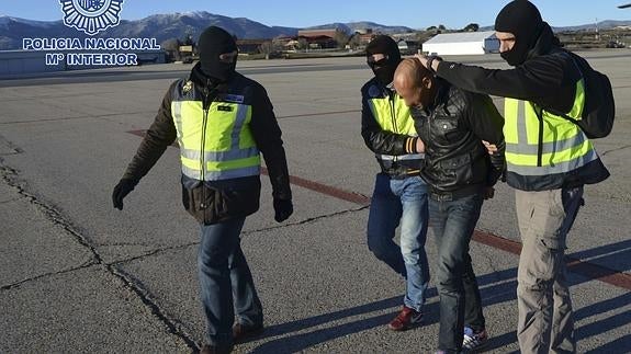 El juez procesa a seis supuestos yihadistas detenidos en Ceuta