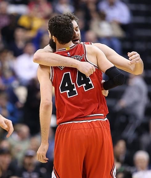 Gasol y Mirotic acaban con la mala racha de los Bulls