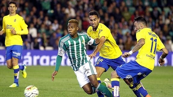 El Betis sujeta bien su permanencia