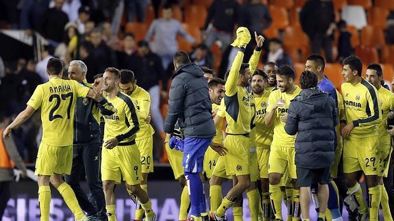 El Villarreal se asegura la cuarta plaza ante un Valencia decepcionante
