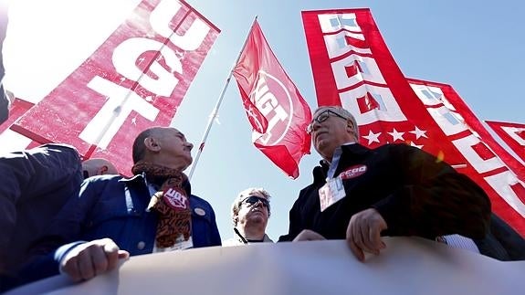 UGT y CCOO ven un «punto de inflexión» en el 1 de mayo y llaman a votar el 26-J «por el cambio»