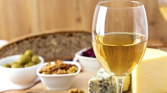 Top 5 vinos blancos para el aperitivo