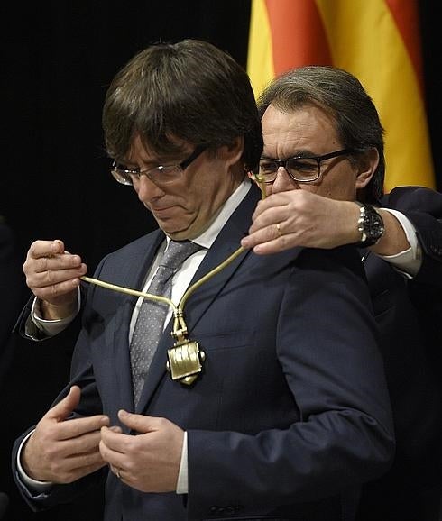 El TSJC ve legal que Puigdemont prometiese el cargo sin acatar la Constitución